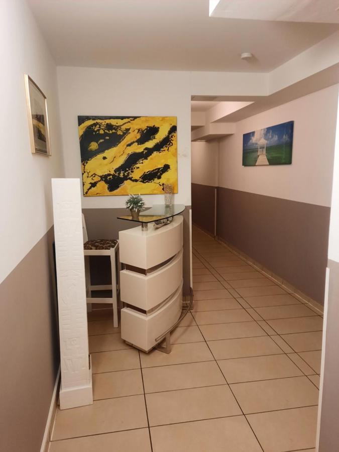 Boardinghouse Oranienburg Apartamento Exterior foto